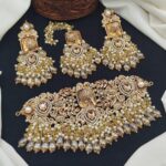 Elegant Crystal Choker Necklace - Image 3