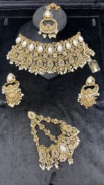 Luxury Gold Bridal Choker Set with Pearls and Kundan Stones - Image 3