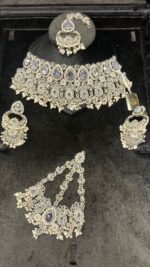 Luxury Gold Bridal Choker Set with Pearls and Kundan Stones - Image 4