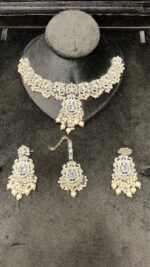 Golden Kundan Bridal Choker Set with Earrings & Maang Tikka - Image 5
