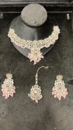 Golden Kundan Bridal Choker Set with Earrings & Maang Tikka - Image 4