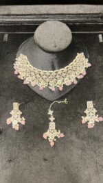 Classic Pearl Elegance Necklace - Image 5