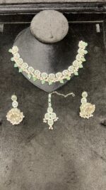 Classic Pearl Elegance Necklace