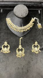 Sparkling Diamond Look Necklace - Image 4