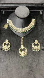 Sparkling Diamond Look Necklace