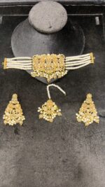 Handmade Traditional Kundan Choker Jewelry Set - Image 5