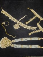 Traditional antique gold finish - Image 3